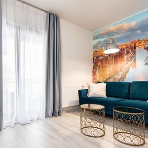 City Center Spa Apartments Pool & Parking
